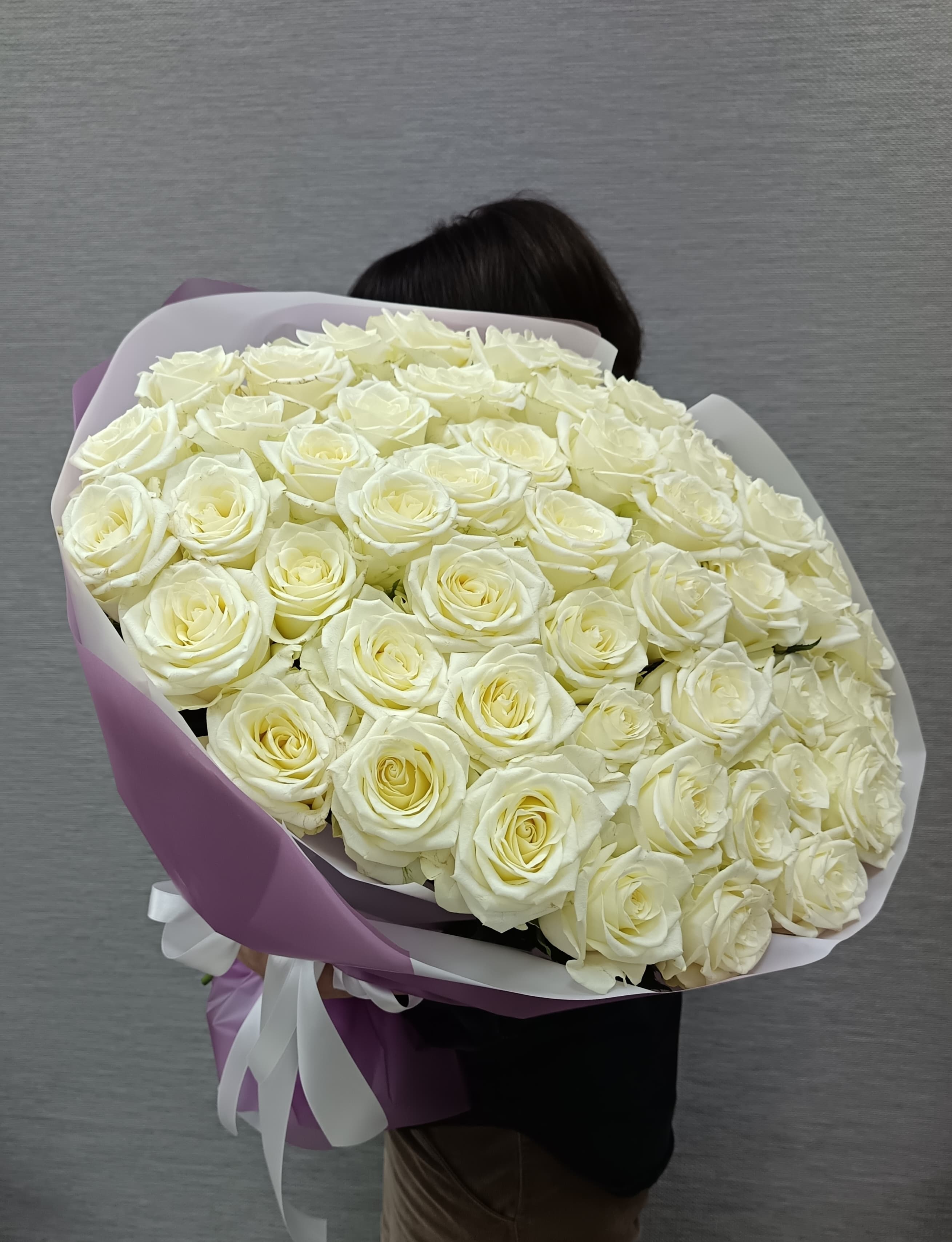 Букет из белых роз премиум Кения 101 роза