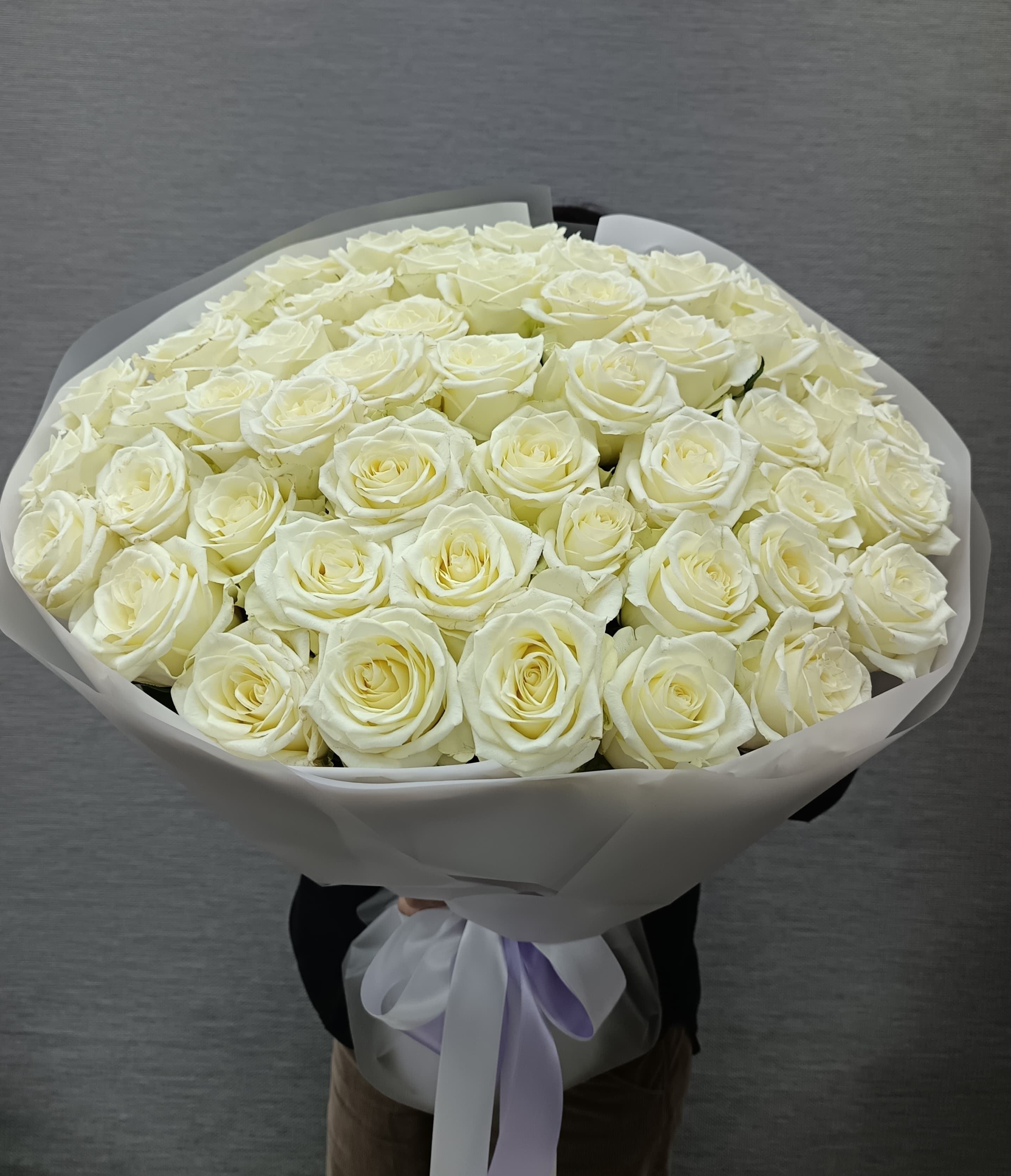 Букет из белых роз премиум 101 роза