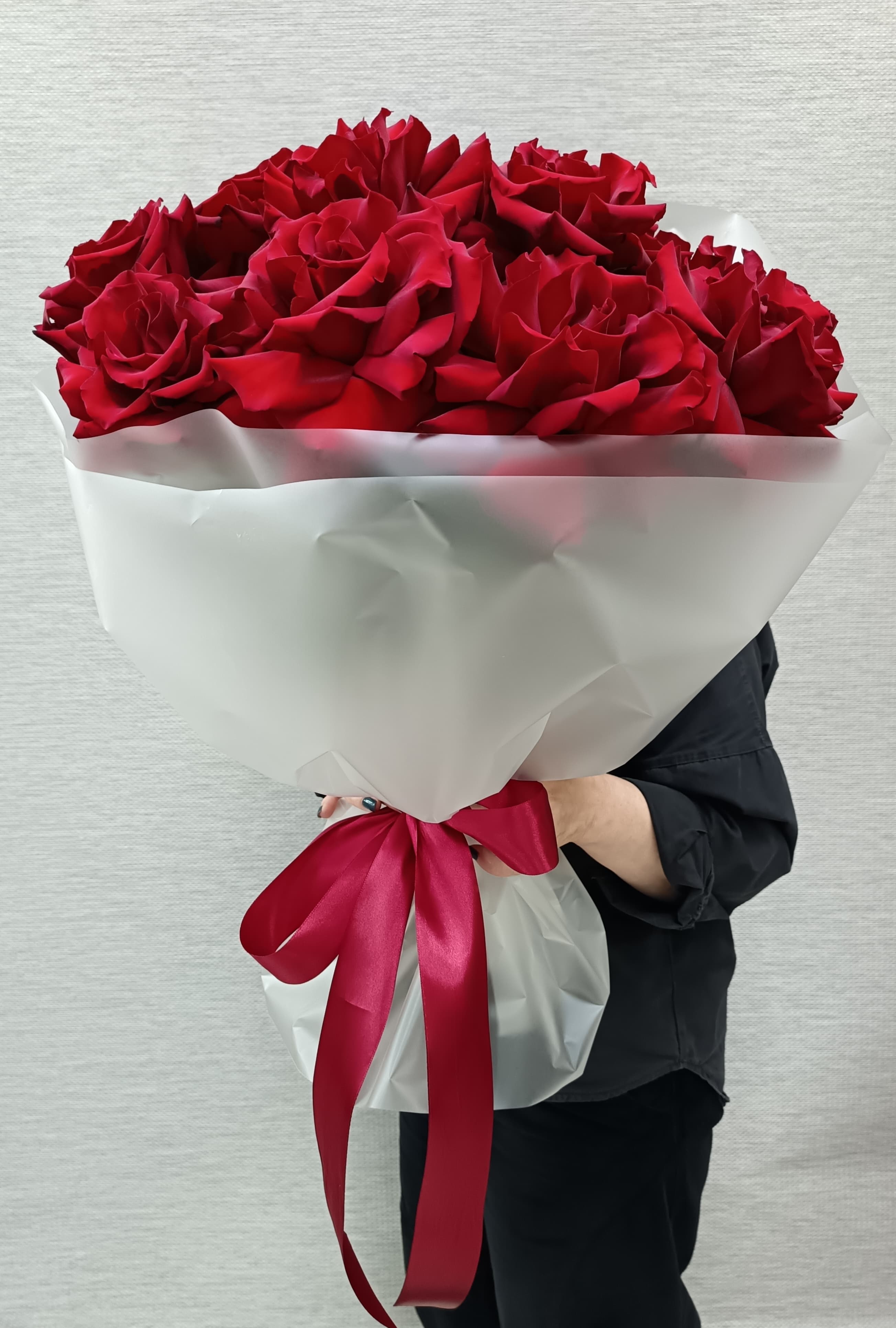 Букет из пышной, эффектной французской розы, 15 роз