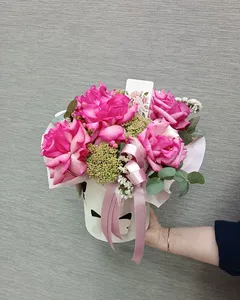 Композиция в шляпной коробке