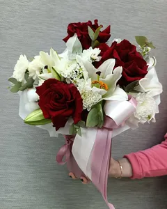 Композиция в шляпной коробке